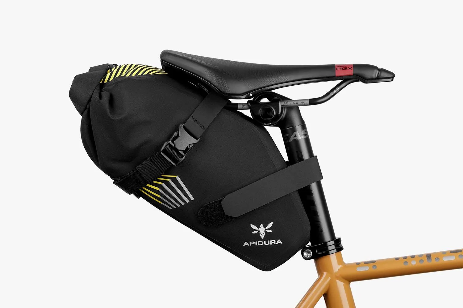 apidura-racing-saddle-pack-3l-on-bike-1-2.jpg