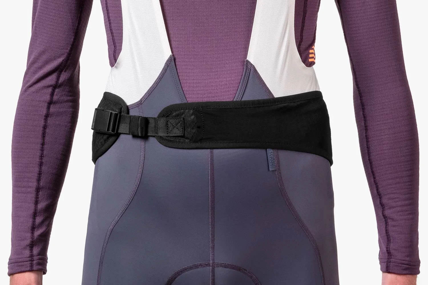 apidura-expedition-waist-belt-l-xl-on-body-1.jpg