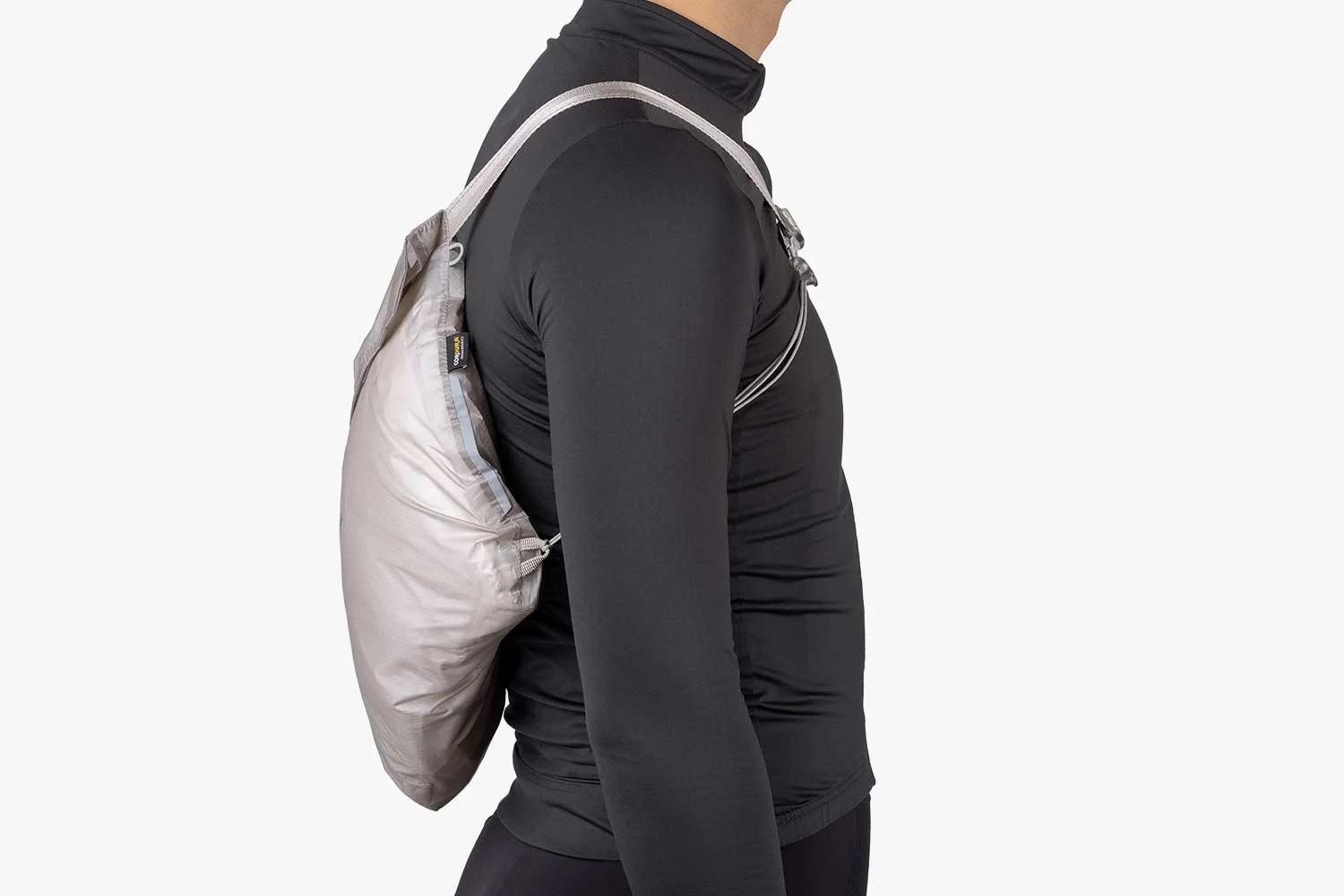 apidura-packable-musette-on-body-3.jpg