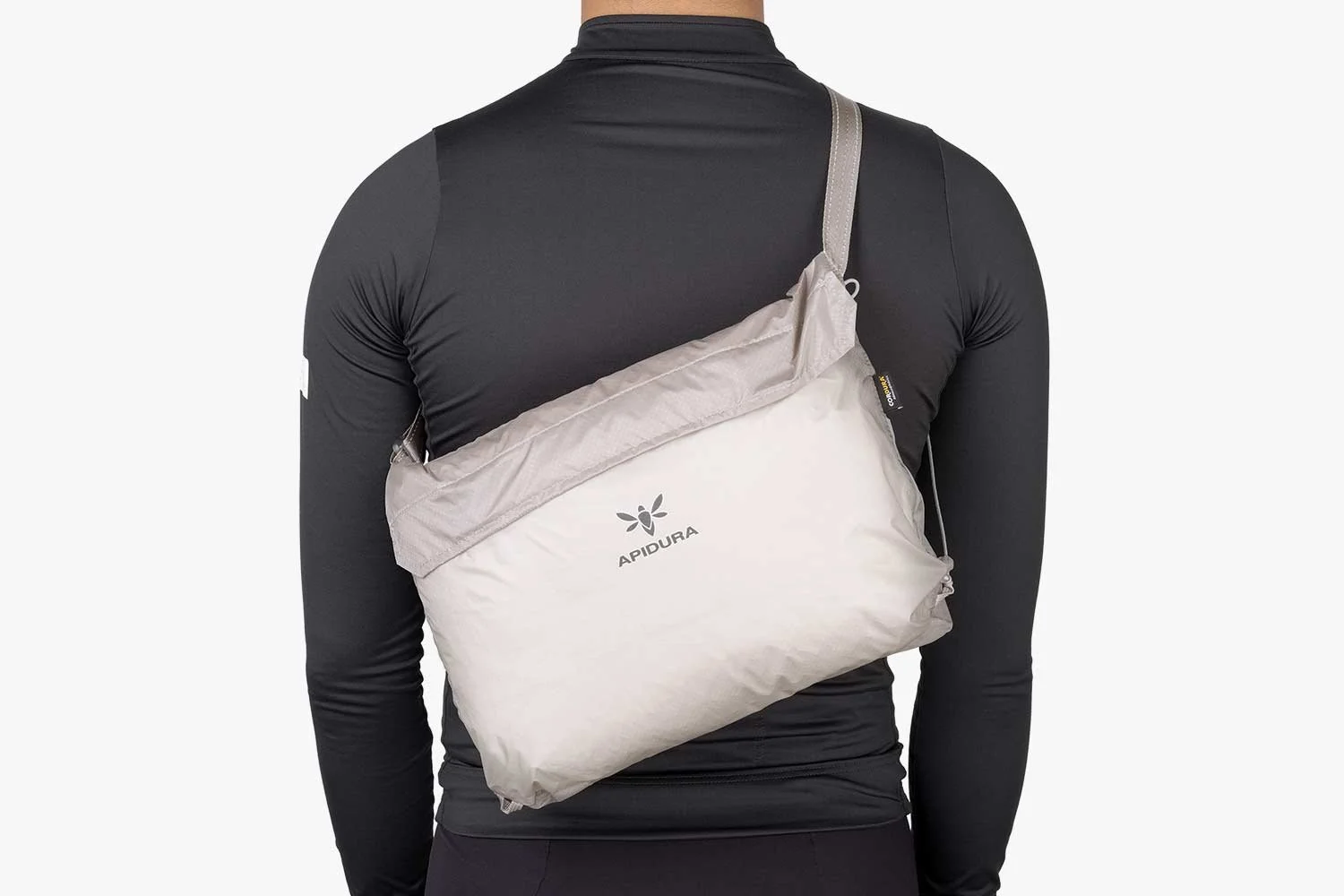 apidura-packable-musette-on-body-1.jpg