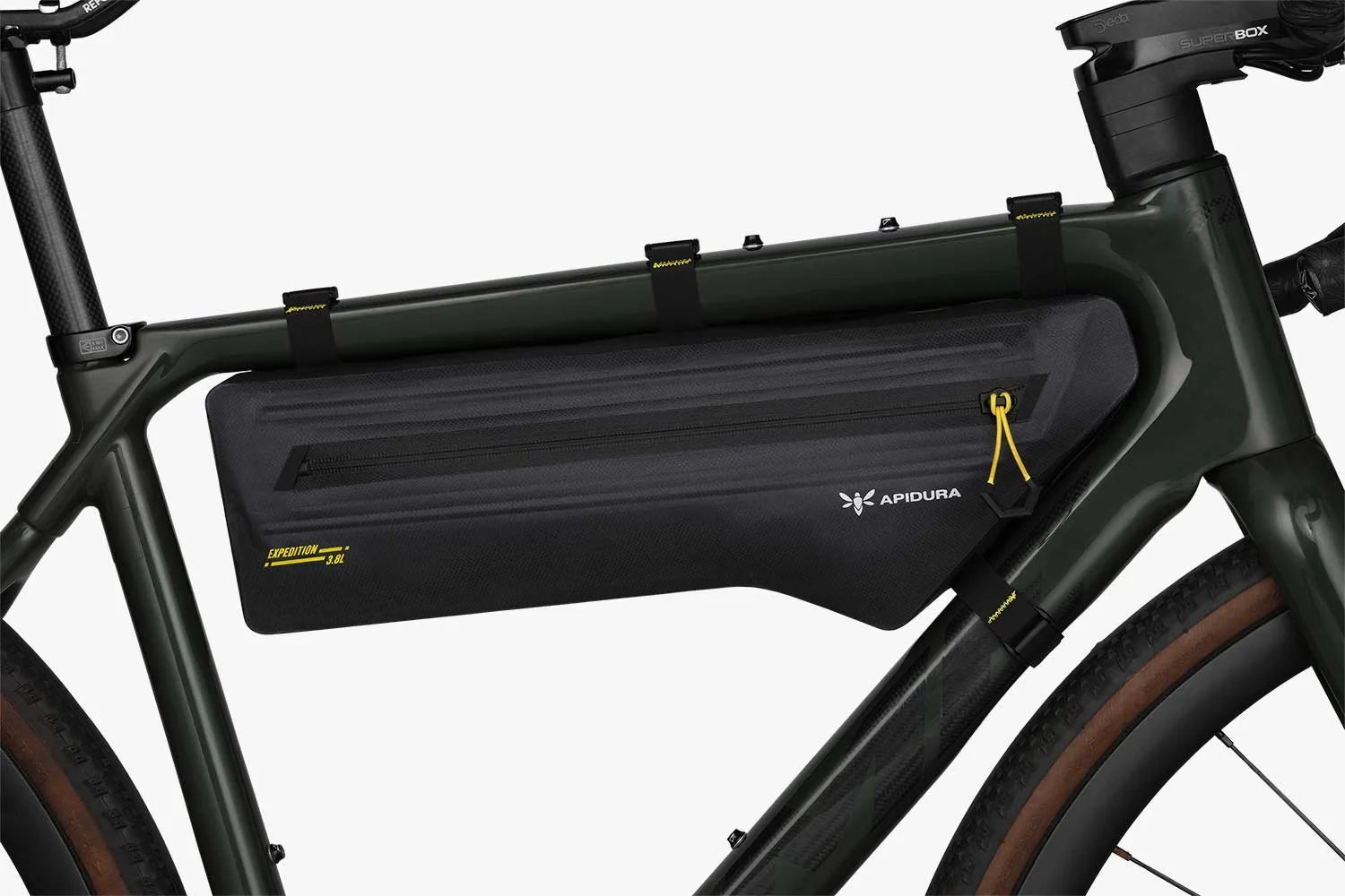 apidura-expedition-frame-pack-3.8l-on-bike-1.jpg