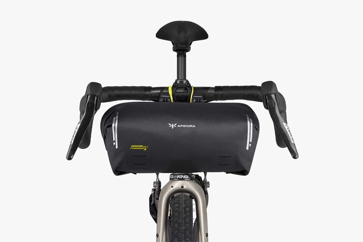 apidura-expedition-handlebar-pack-9l-on-bike-4.jpg