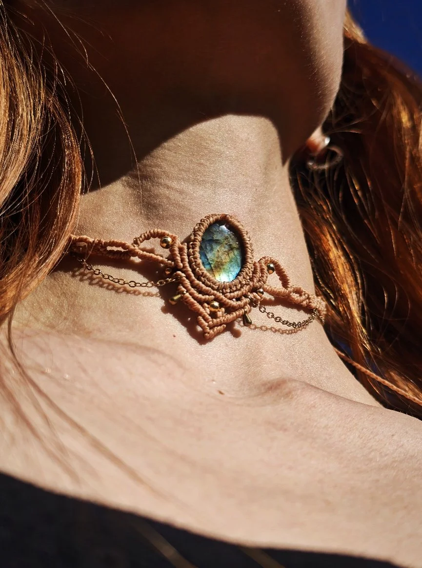 Collier ras-de-cou labradorite multicolore