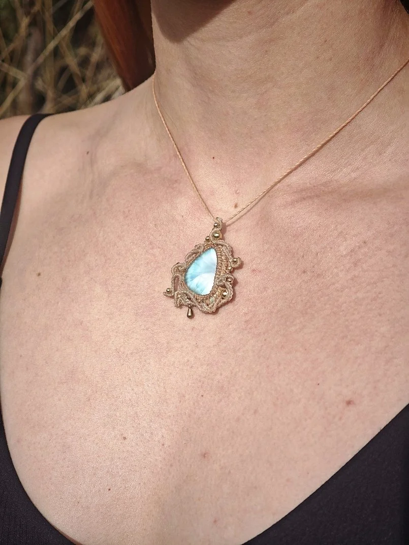 Collier Micromacramé Larimar – Pierre Bleue Lagon de République Dominicaine