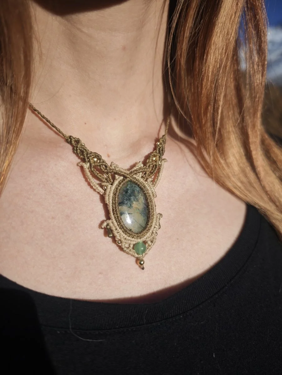 collier-micromacrame-prehnite-et-aventurine.jpg