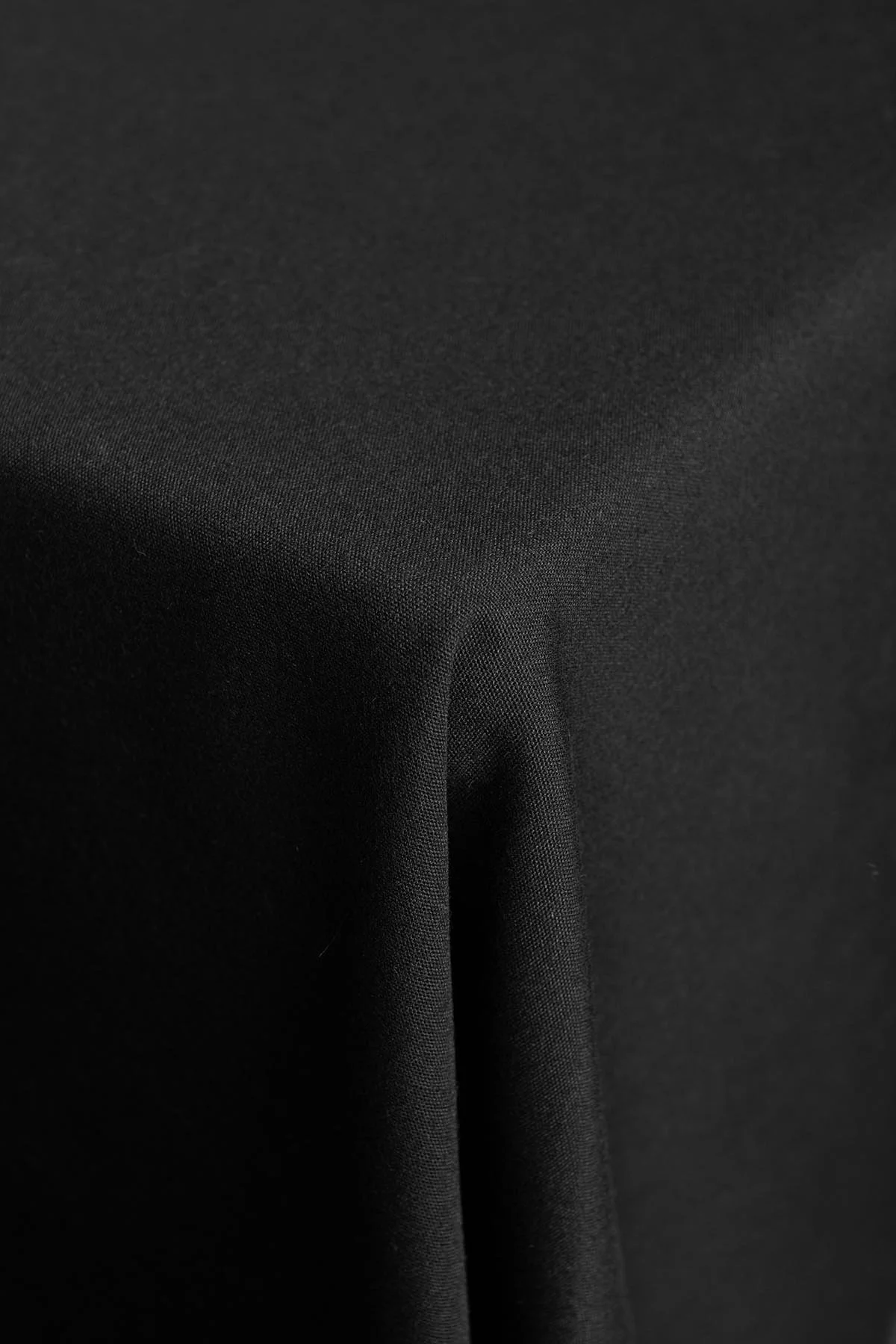 COTONE Black Table Linen