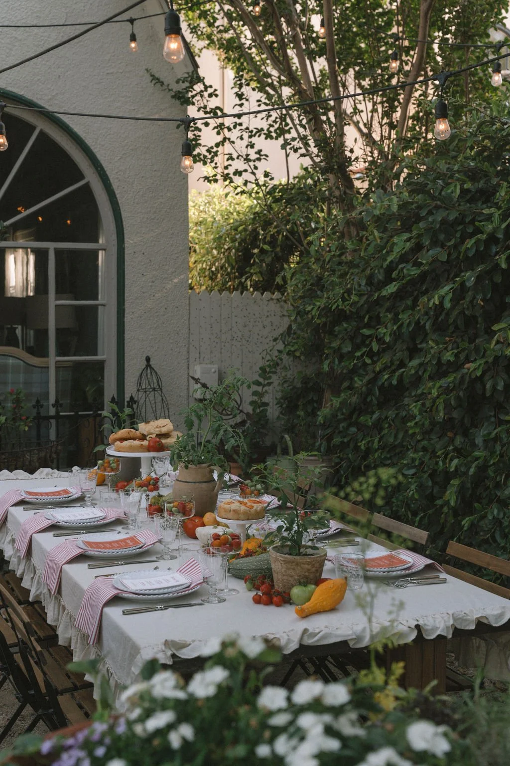 Heirloom Hang  ||  A Summer Evening Among the Vines
