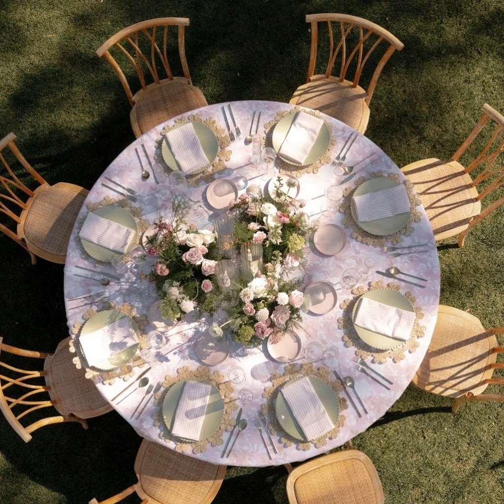 Who wants a double scoop of inspiration in pistachio and sorbet? #designwithzaffre

Venue: @tciweddings
Planners: @everly_andco, @whitney_everlyandco, @tiffany_everlyandco
Photo: @matthewhanlon
Florist: @soireefloraldesign
Candles: @socalcandlerental