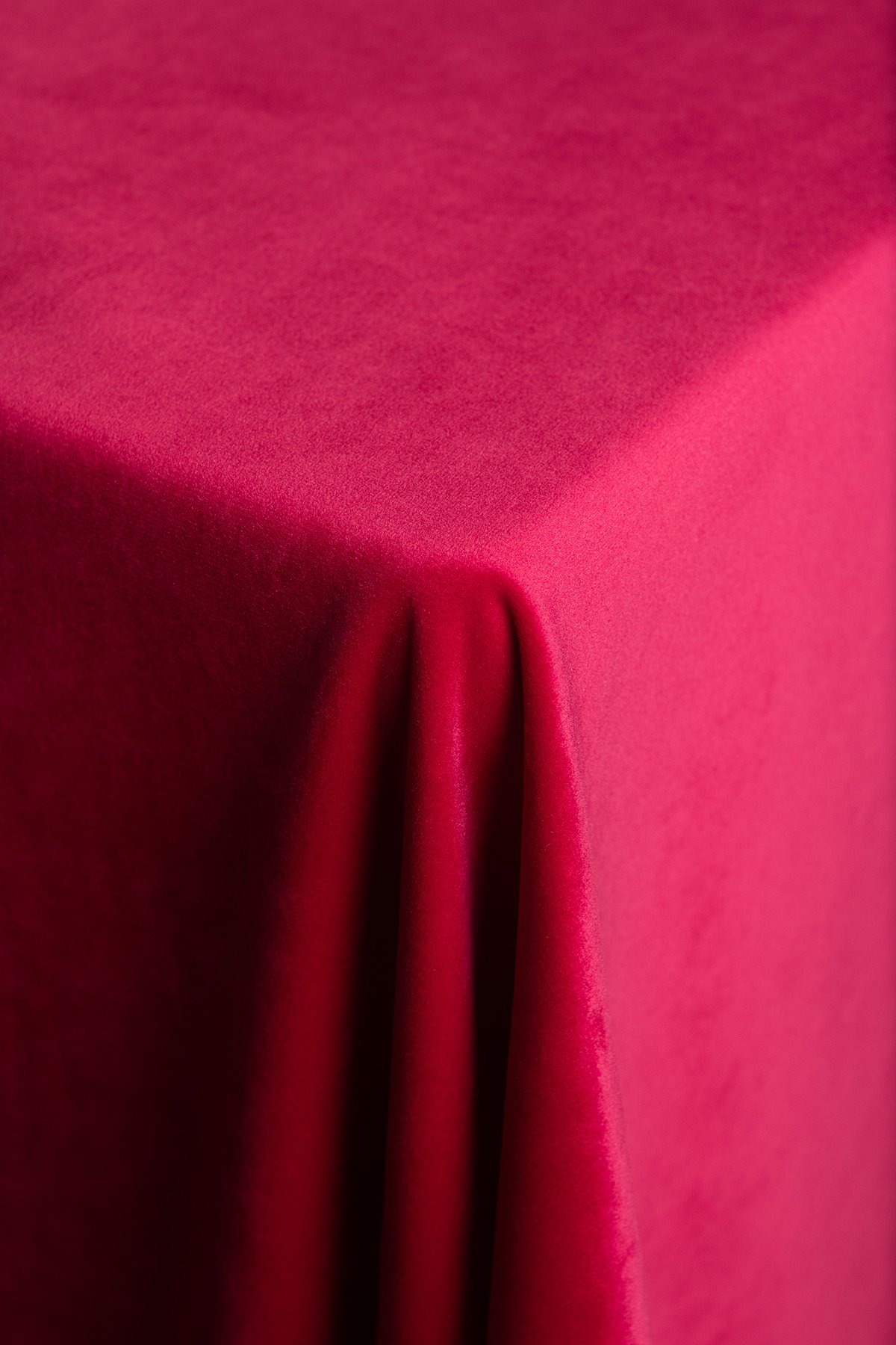 VELLUTO Lipstick Table Linen