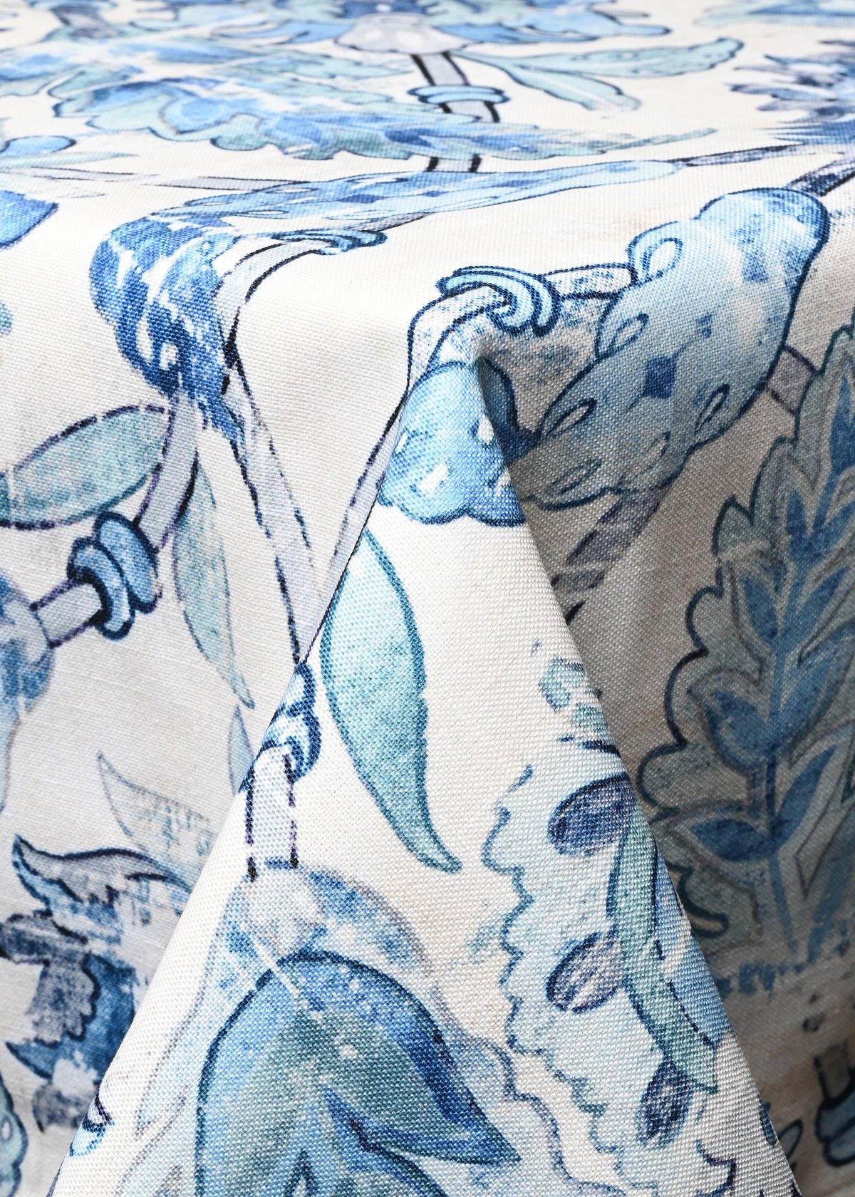 FEATHERINGTON Blue Table Linen