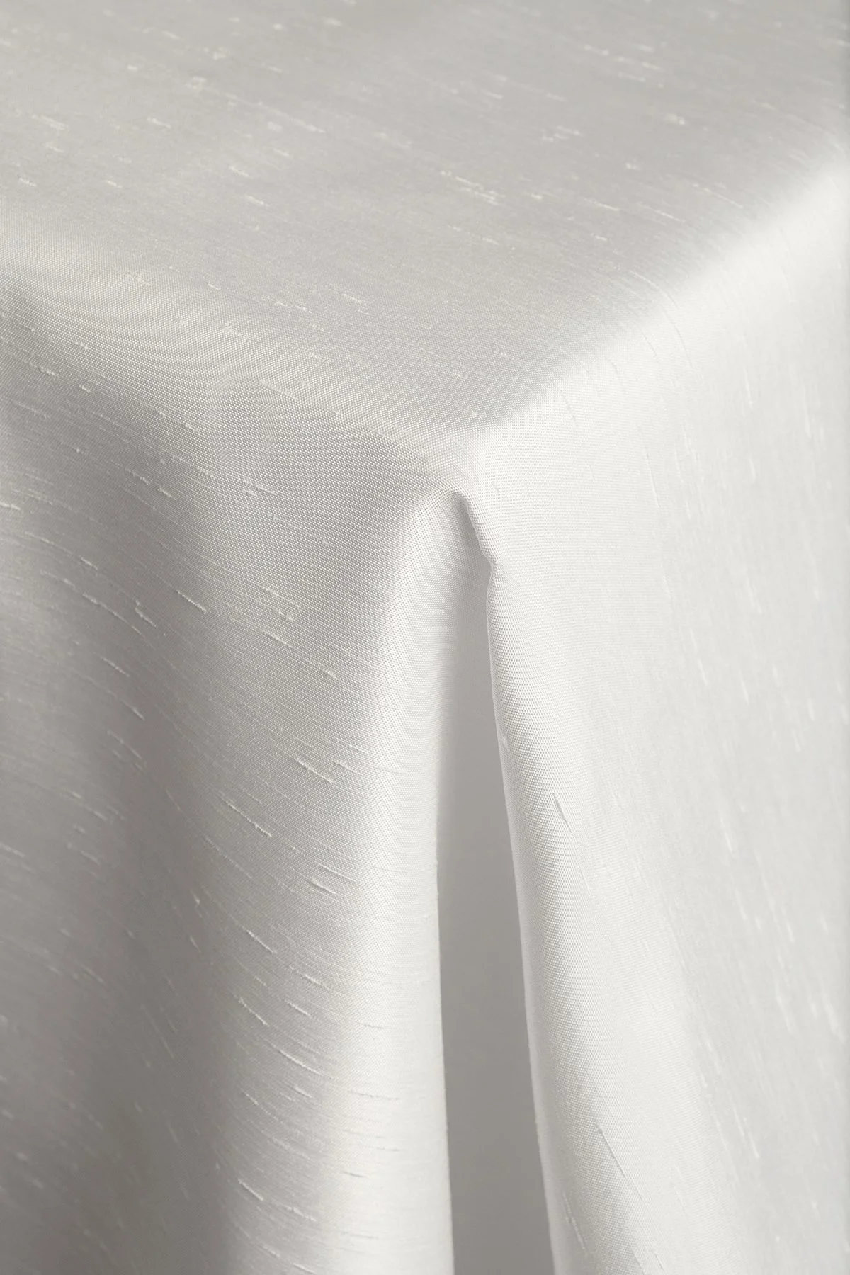 SHANTUNG White Table Linen