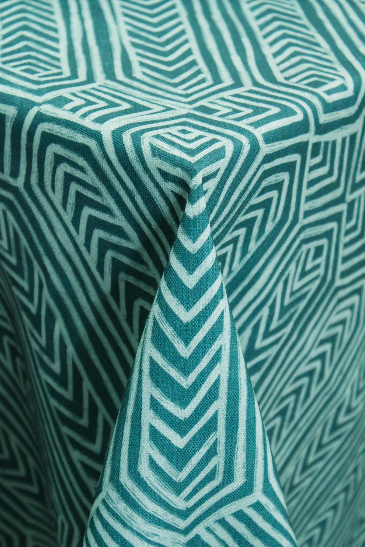 POLLUCK Teal Table Linen