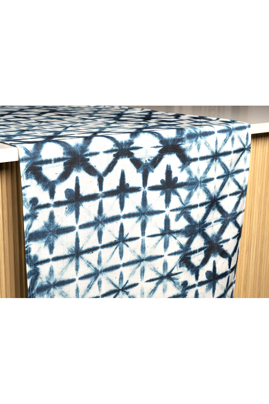 HENDRIX indigo Table Runner