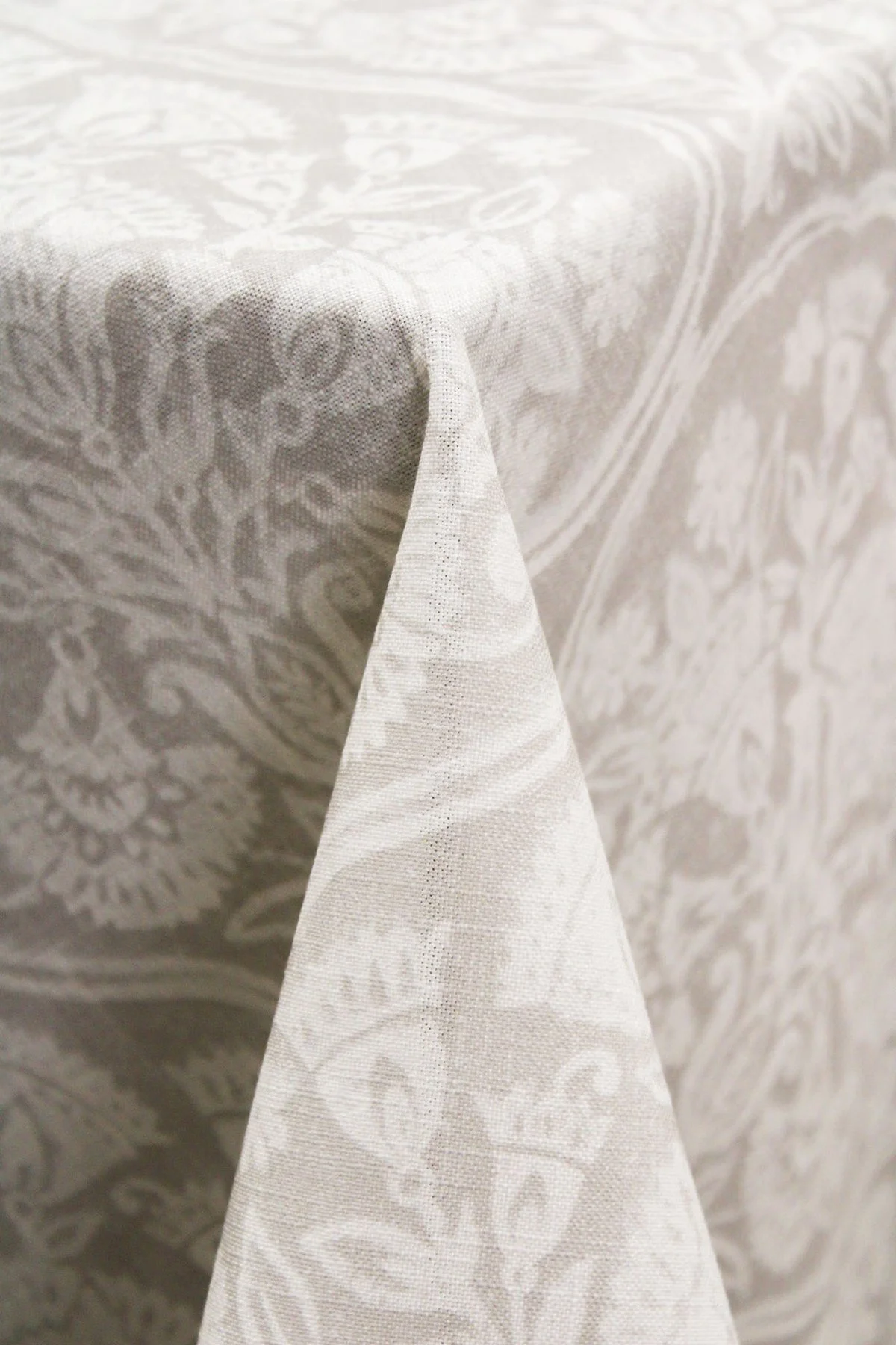 TIVOLI Bisque Table Linen
