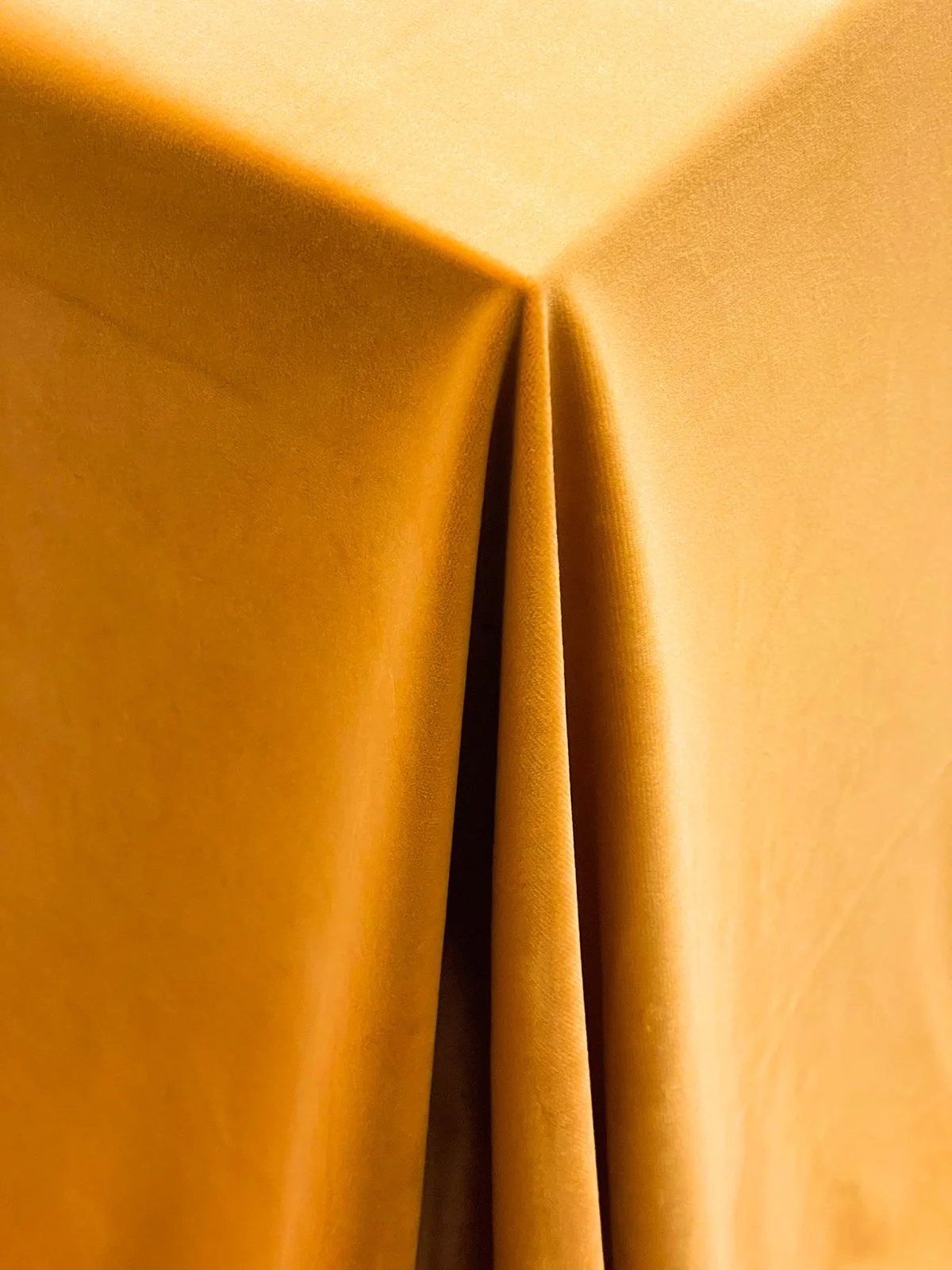 VELLUTO Honey Table Linen