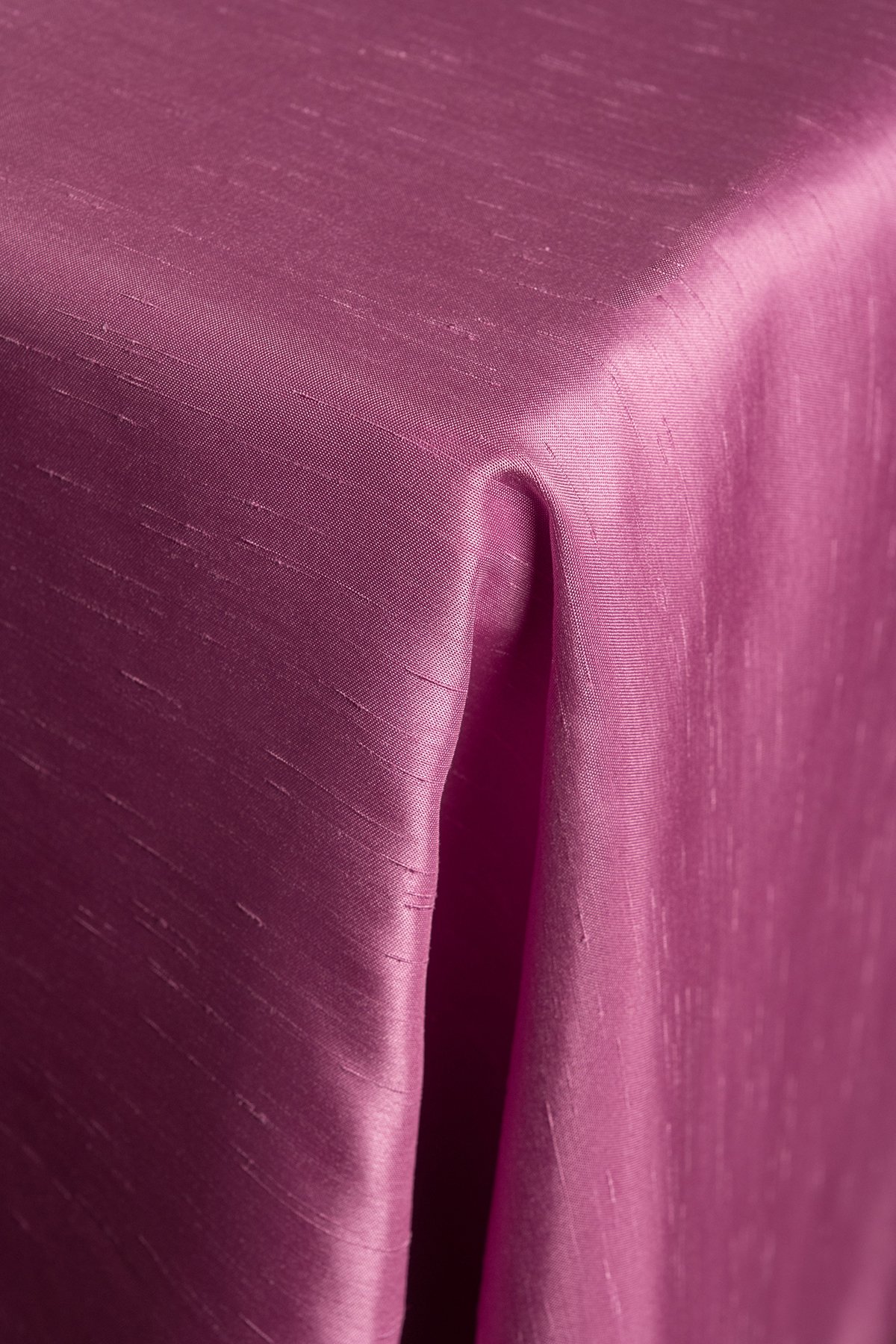 SHANTUNG Iris Table Linen