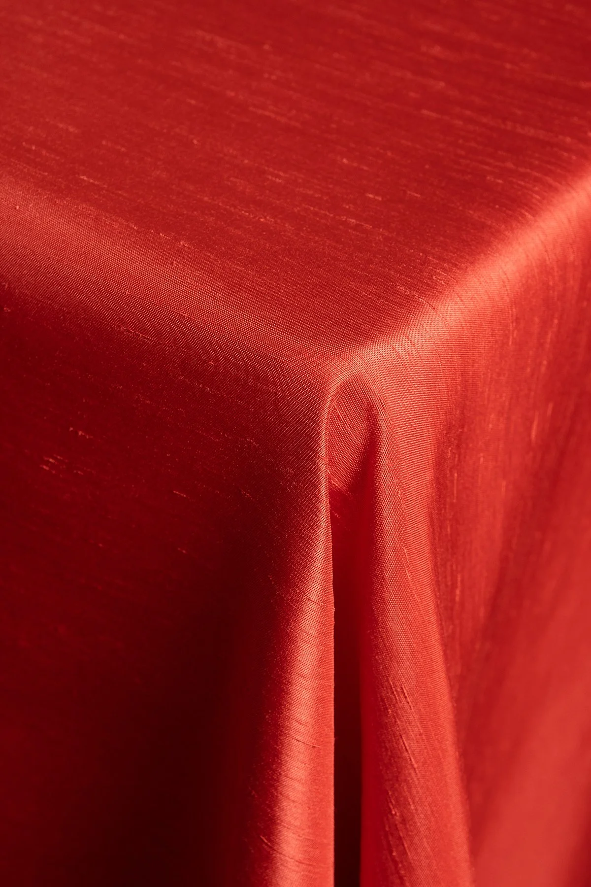 SHANTUNG Persimmon Table Linen