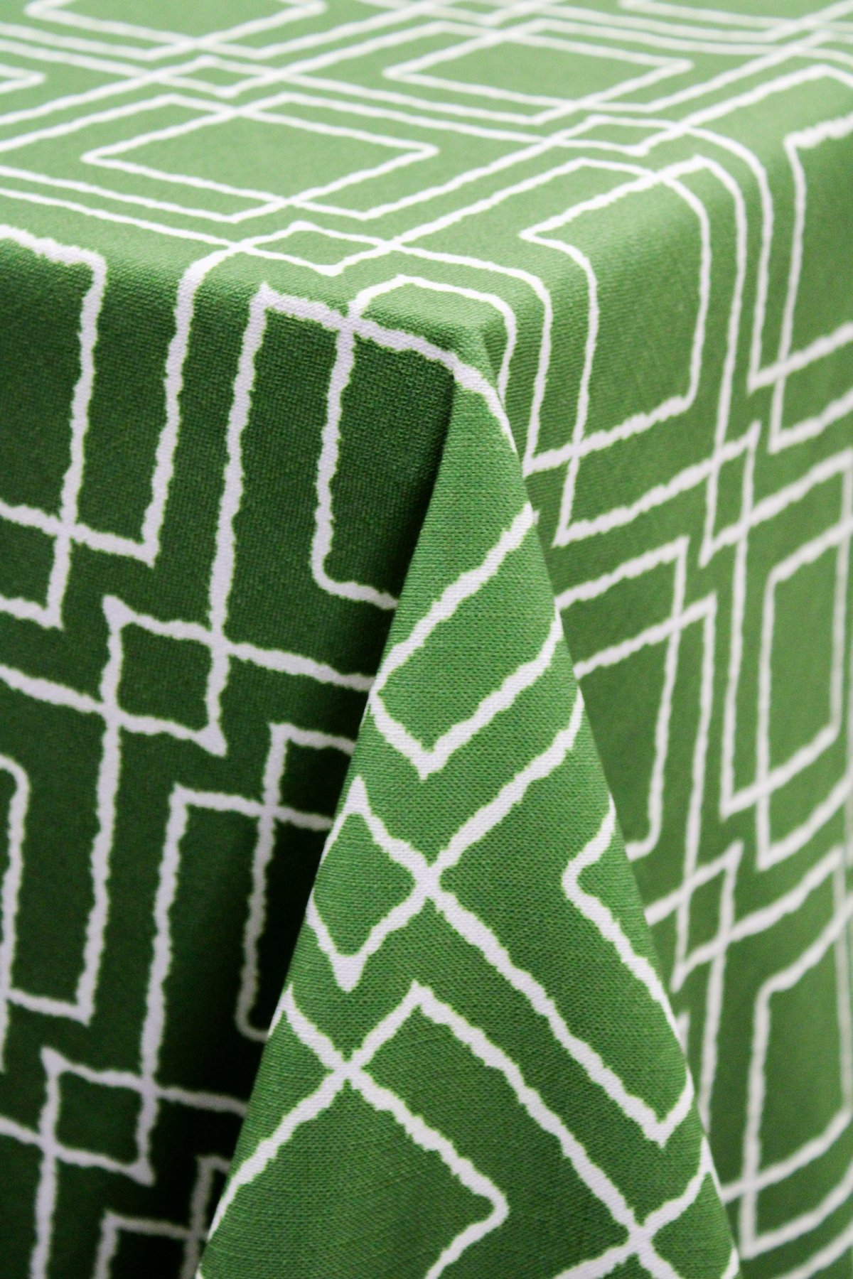 THEO Green Table Linen