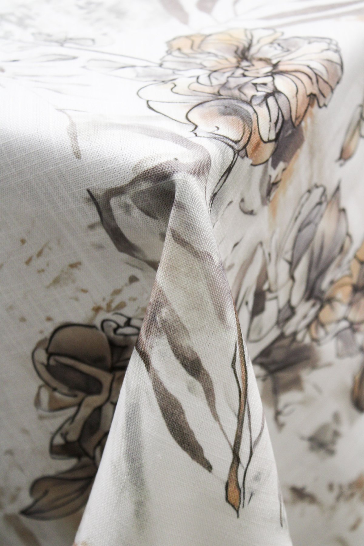 LOLA Nude Table Linen