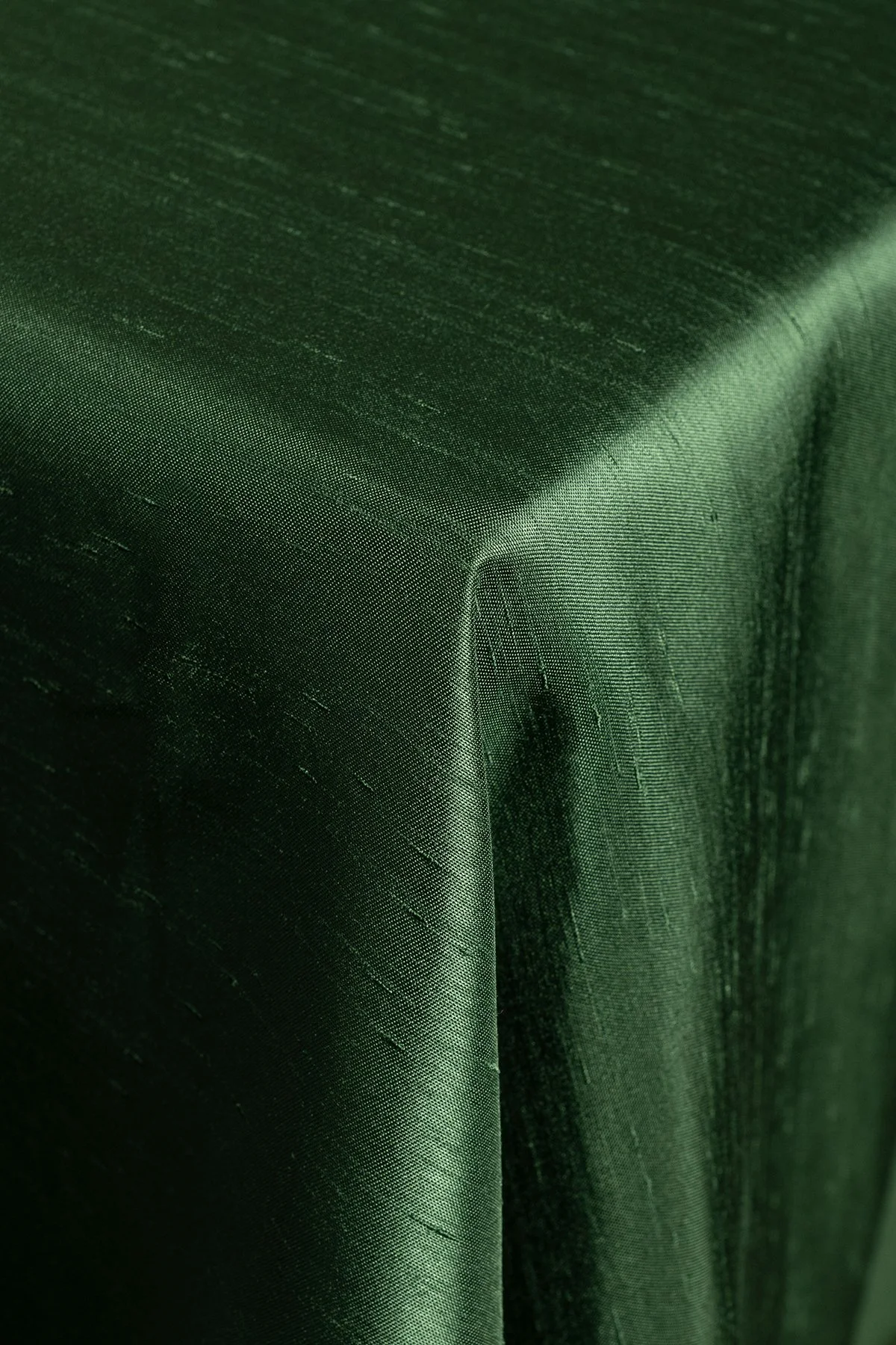 SHANTUNG Hunter Green Table Linen