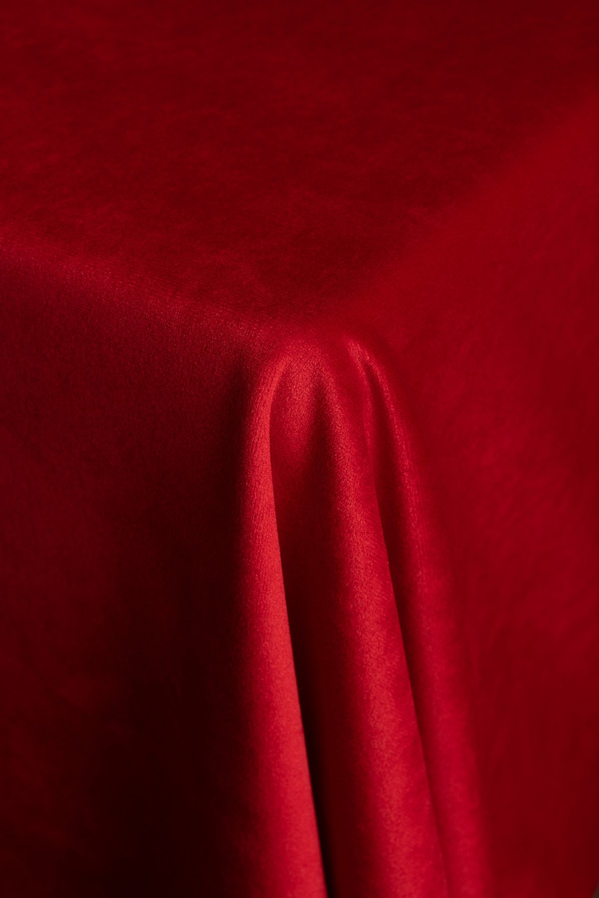 VELLUTO Red Table Linen