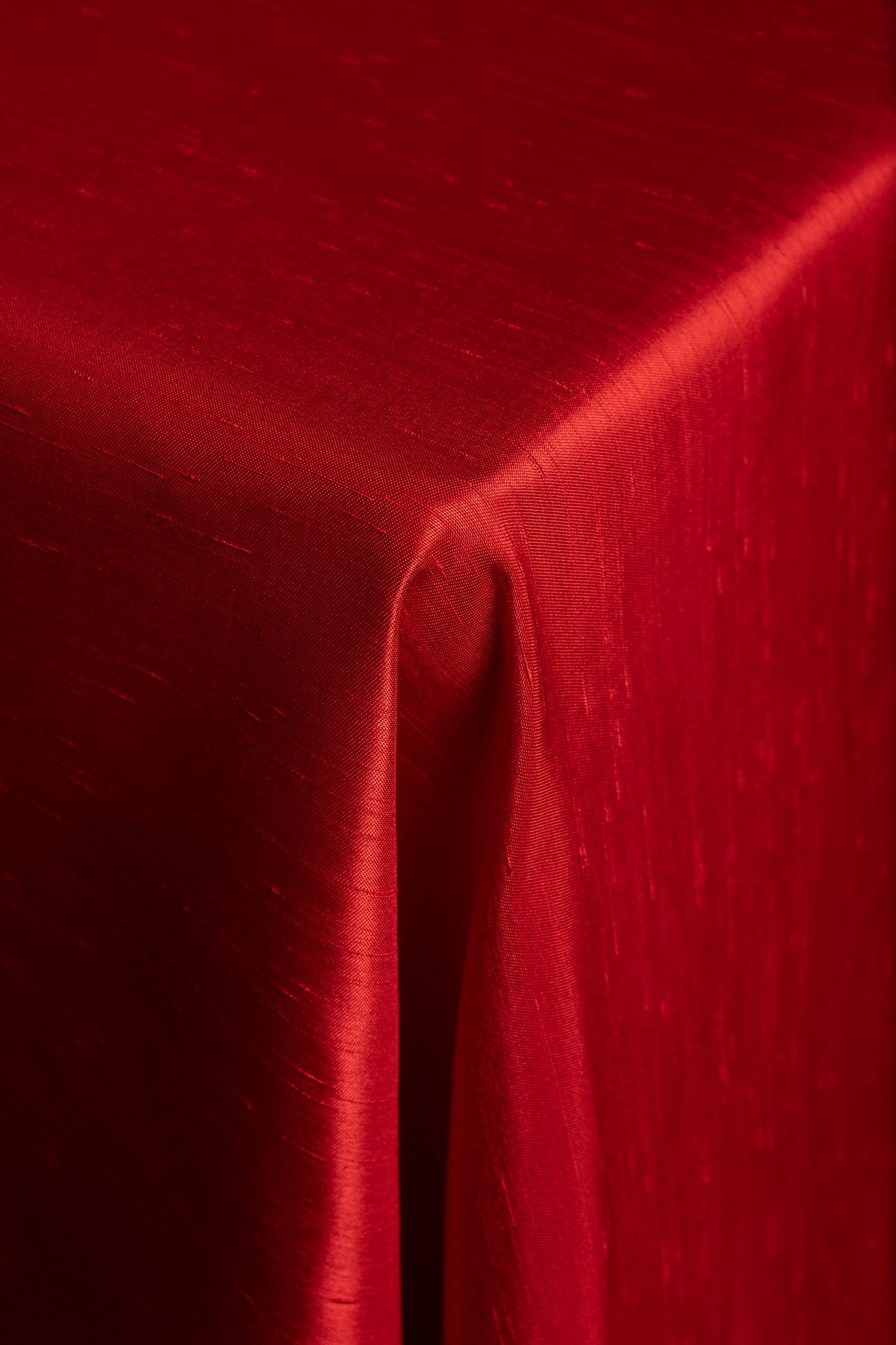 SHANTUNG Red Table Linen