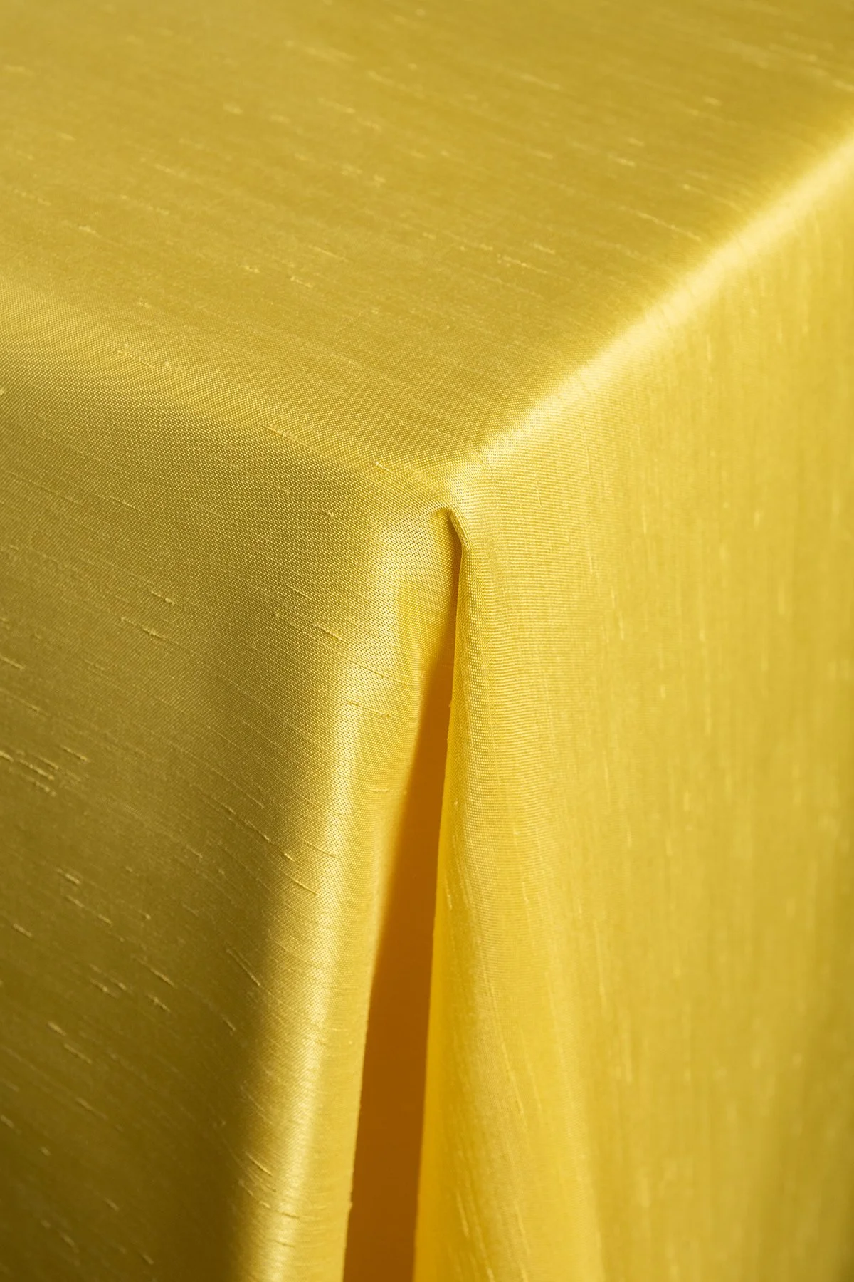 SHANTUNG Yellow Table Linen