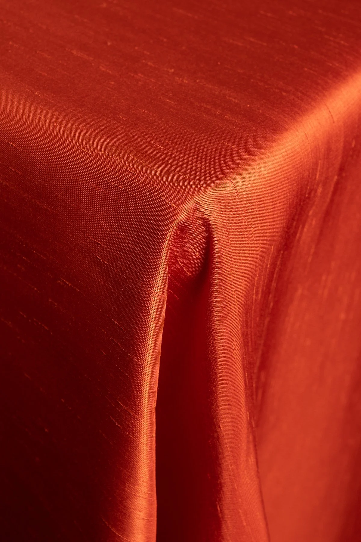 SHANTUNG Rust Table Linen