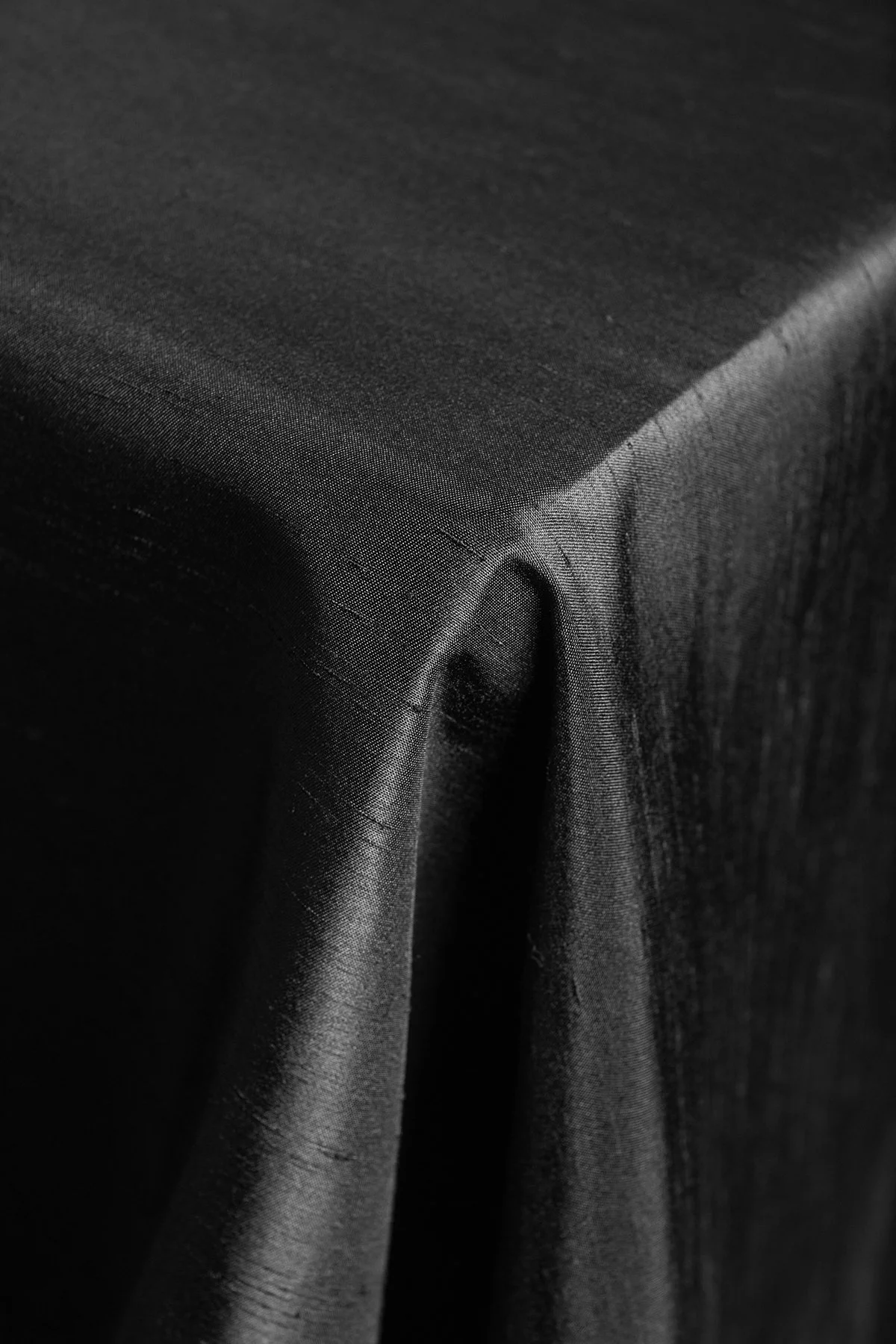 SHANTUNG Black Table Runner