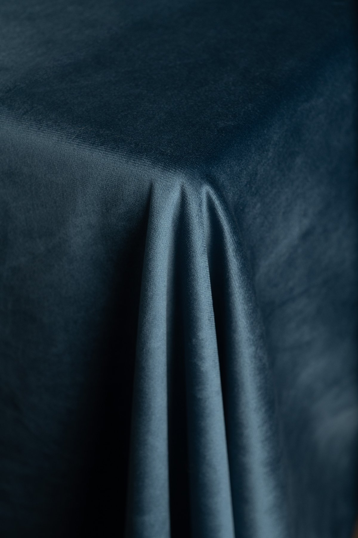 VELLUTO Navy Table Linen