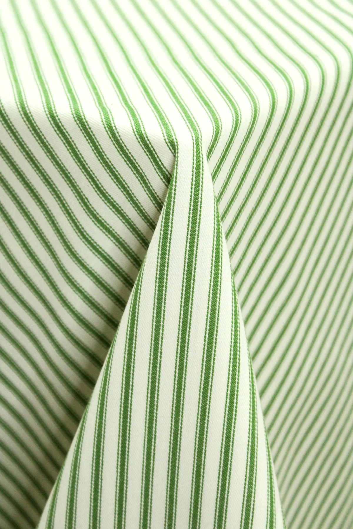 HADLEY Basil Table Linen