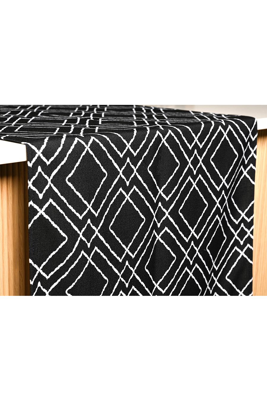 THEO black Table Runner