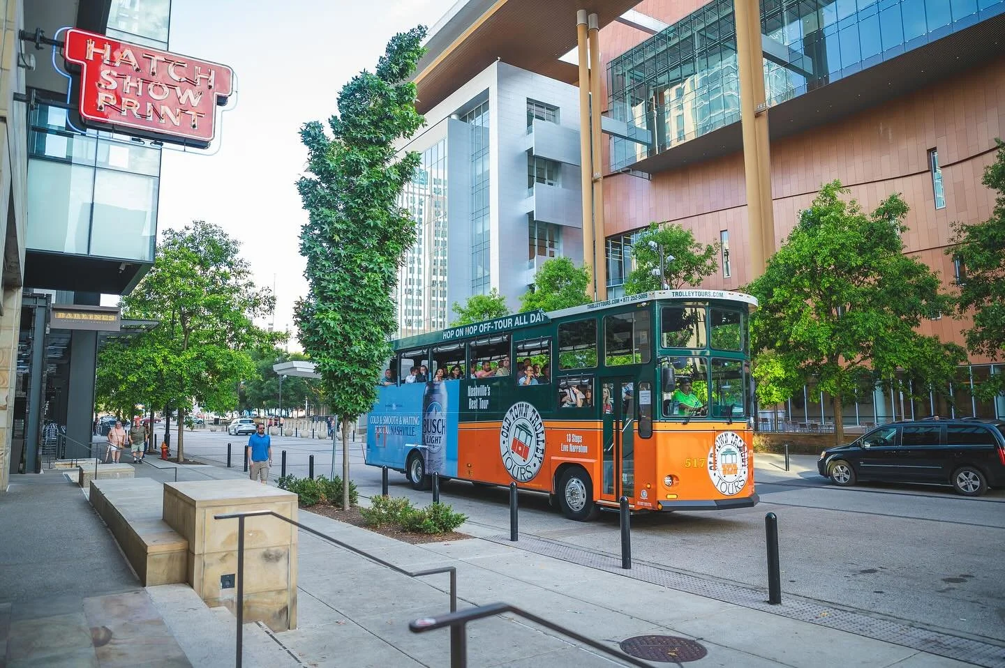 Creating memorable experiences for groups is what we do best. This Nashville tour with @oldtowntrolley stopping by the legendary @hatchshowprint was the perfect way to showcase that Music City charm✨
📸: @detailsnashville 
#oldtowntrolley #nashvillee