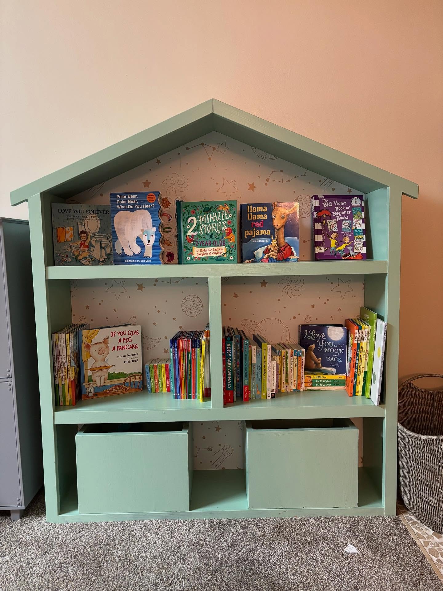 This dollhouse bookshelf was made for my niece! The paint and wallpaper was added by my sister in law. I loved seeing them add their own twist once I had finished it! 

#woodworking #woodworker #carpentry #smallbusinessowner #customwoodworking #idaho