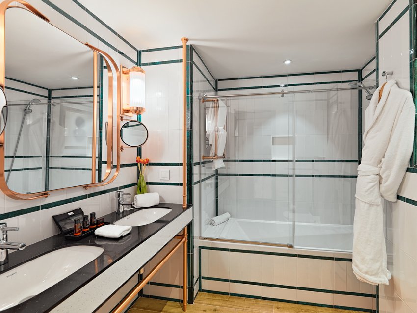 19.-HCK-Classic-Barcelona's-bathroom.jpg