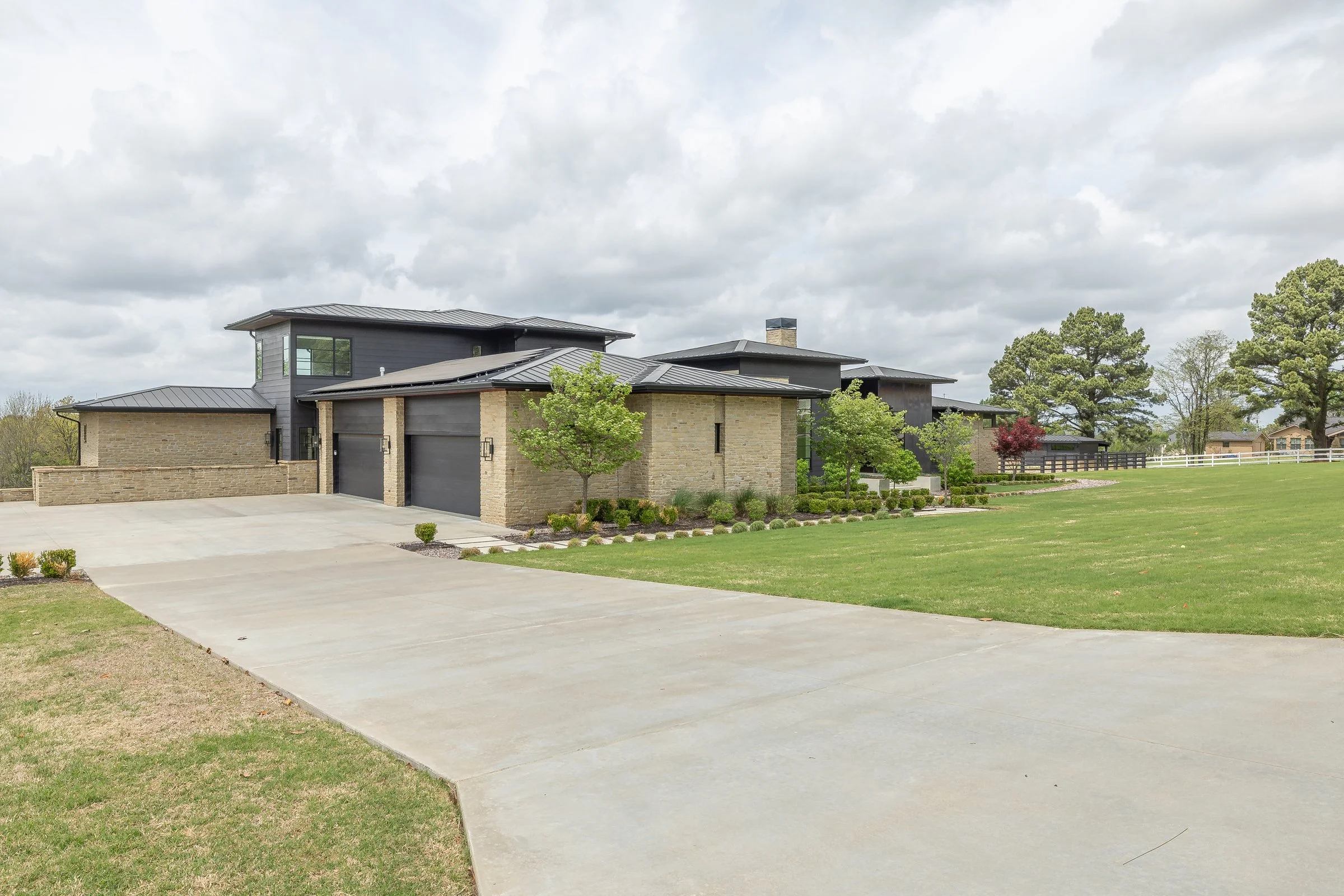 4631BridgewaterLn_FrontExterior (13 of 35).jpg