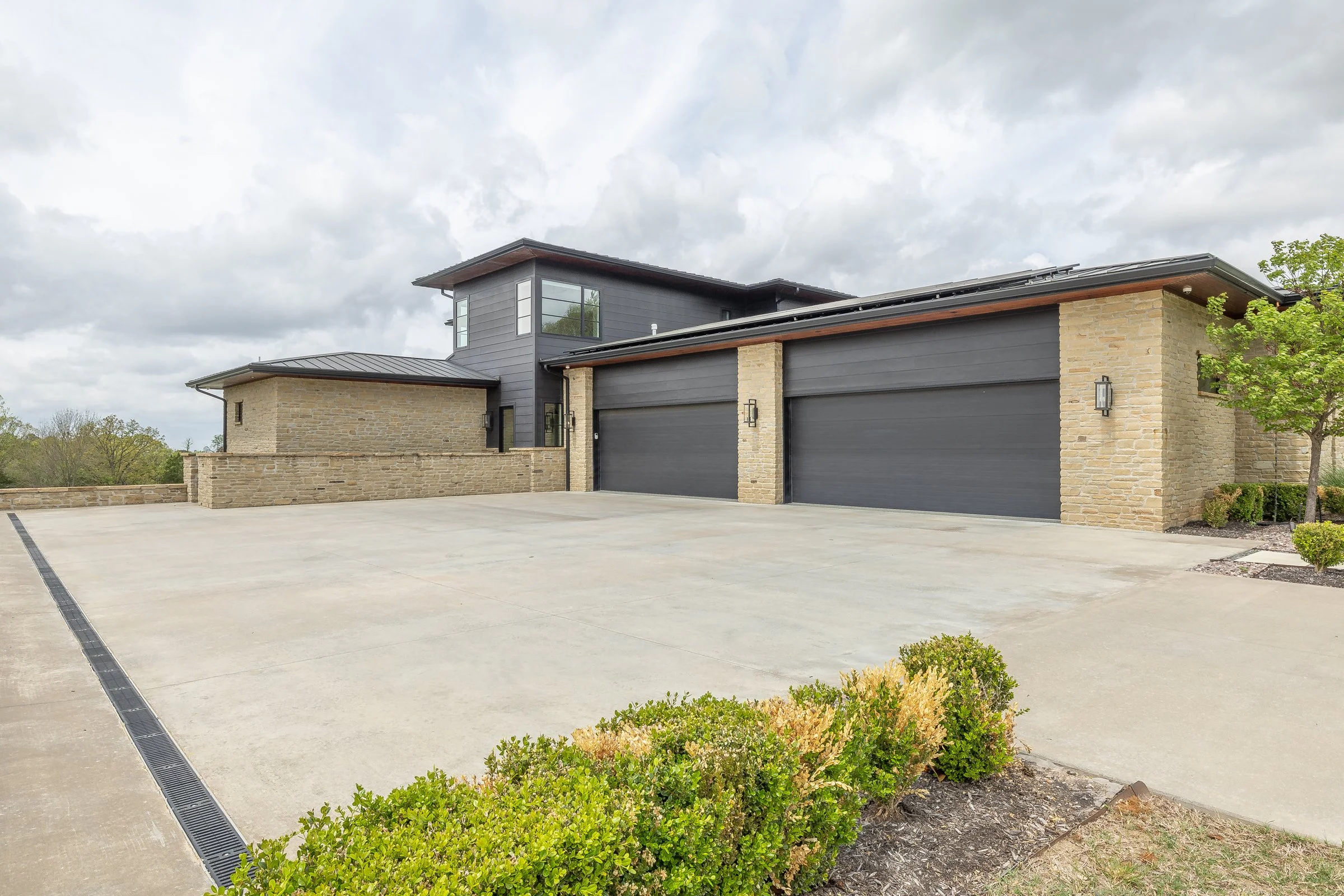 4631BridgewaterLn_FrontExterior (17 of 35).jpg