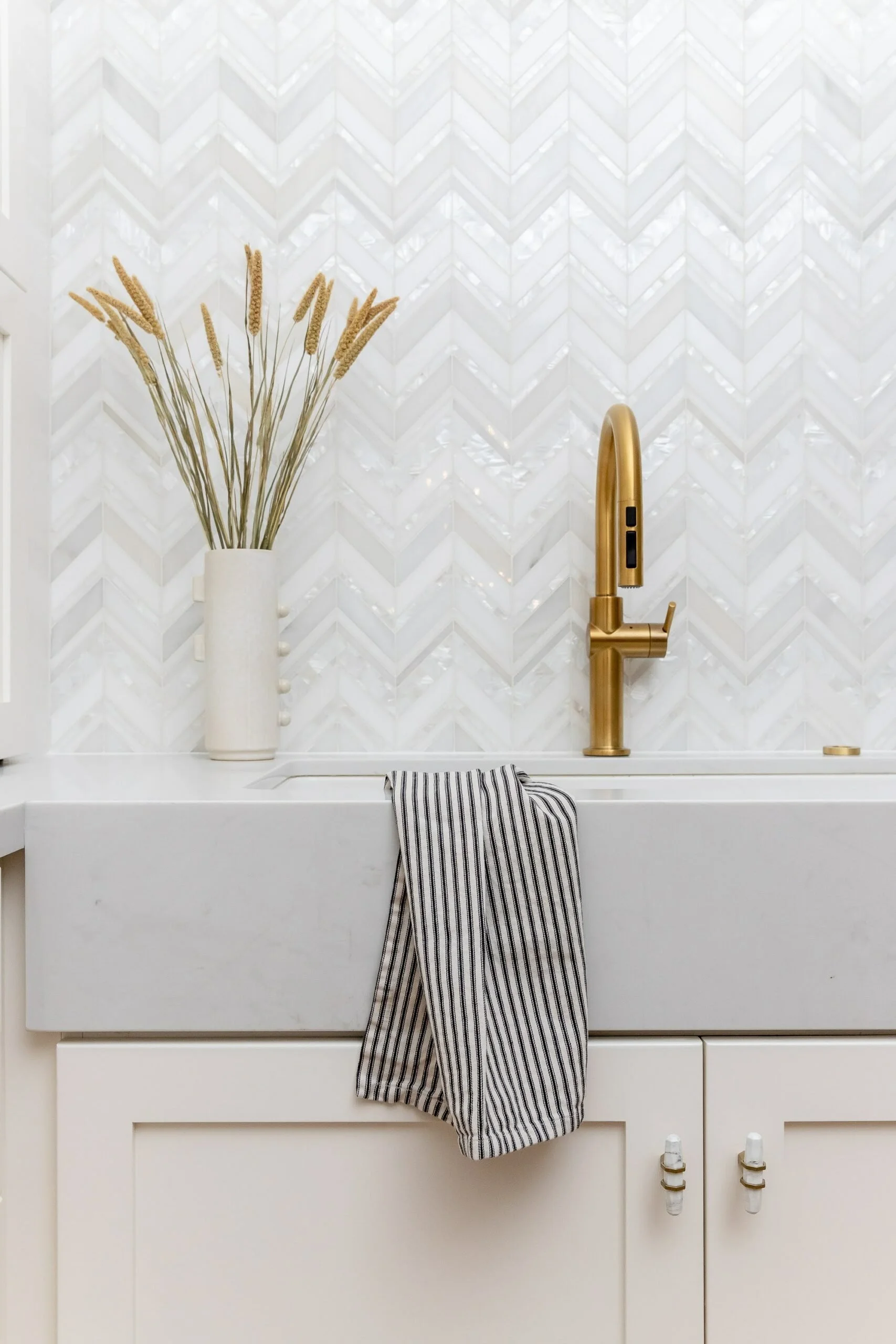 Should I Accept the First Offer or Wait for Something Better?