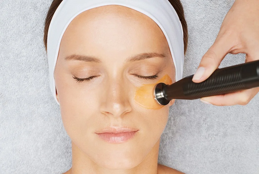 woman having an electro-sonic Environ facial