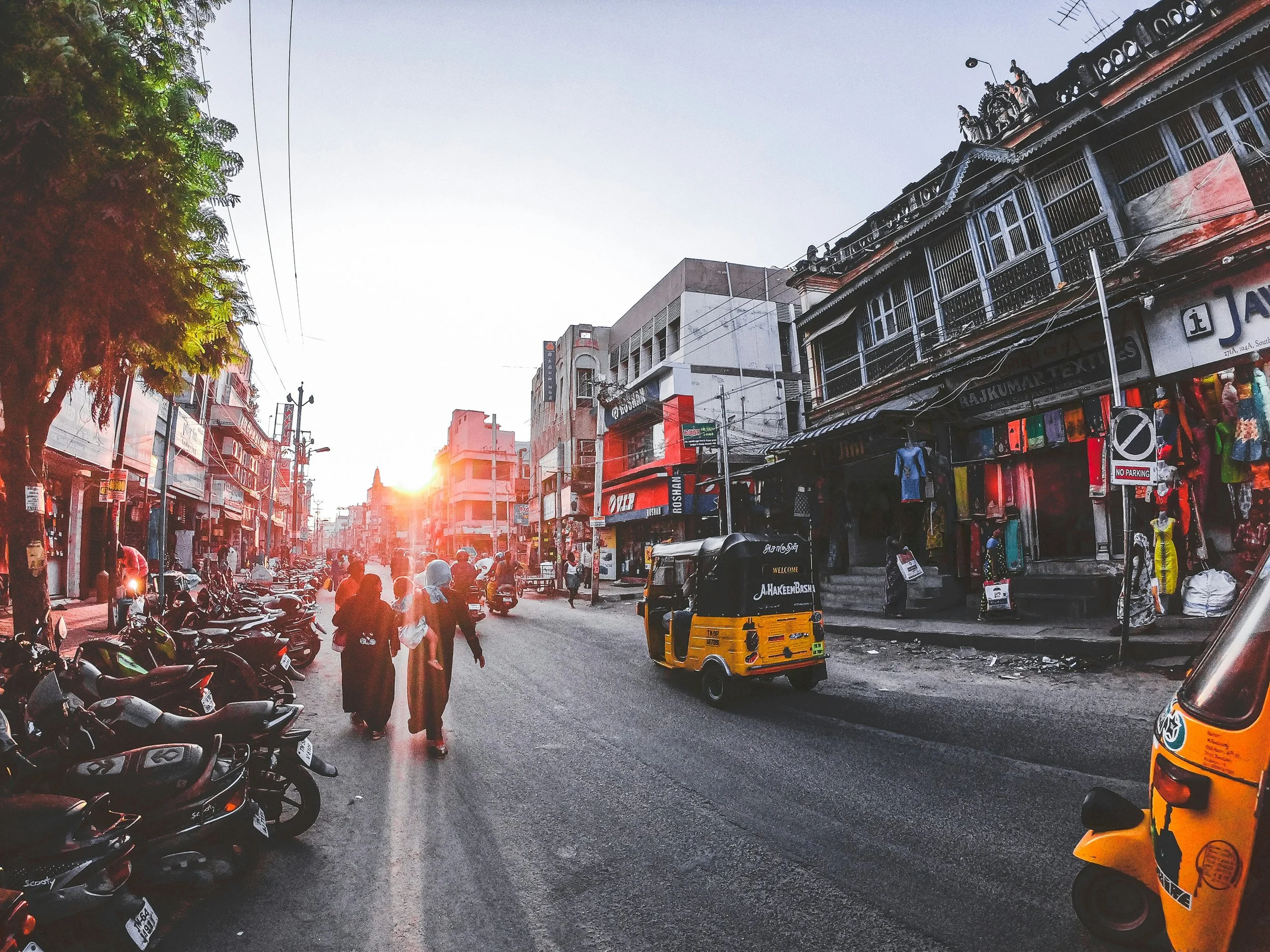 How to Find Authentic Local Experiences During Big Events