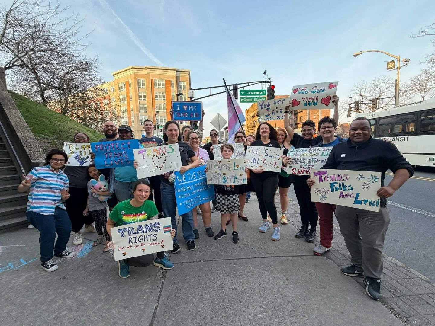 Some sweet highlights of our beautiful and meaningful afternoon celebrating Trans Day of Visibility right in the heart of Bloomfield 🏳️&zwj;⚧️ Thanks to everyone who came out to hold signs, write encouraging words, draw stunning chalk art, cheer, pa
