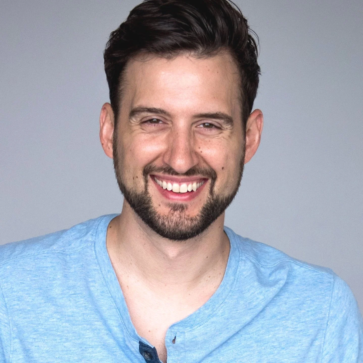 Bryce Davidson artist owner DRAWING SMILES Caricatures Minneapolis caricature artists for hire Minneapolis MN