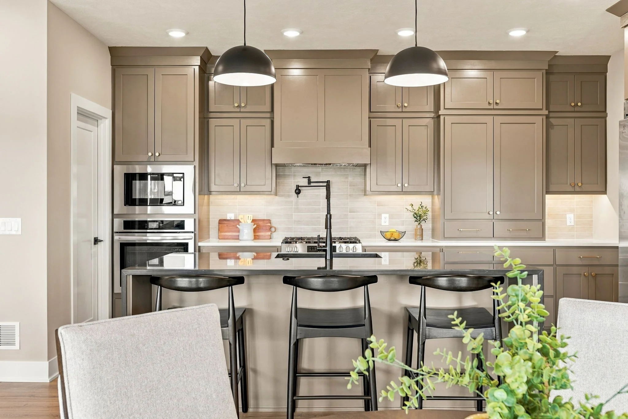 18-web-or-mls-4509 N 213th St-17.jpg
