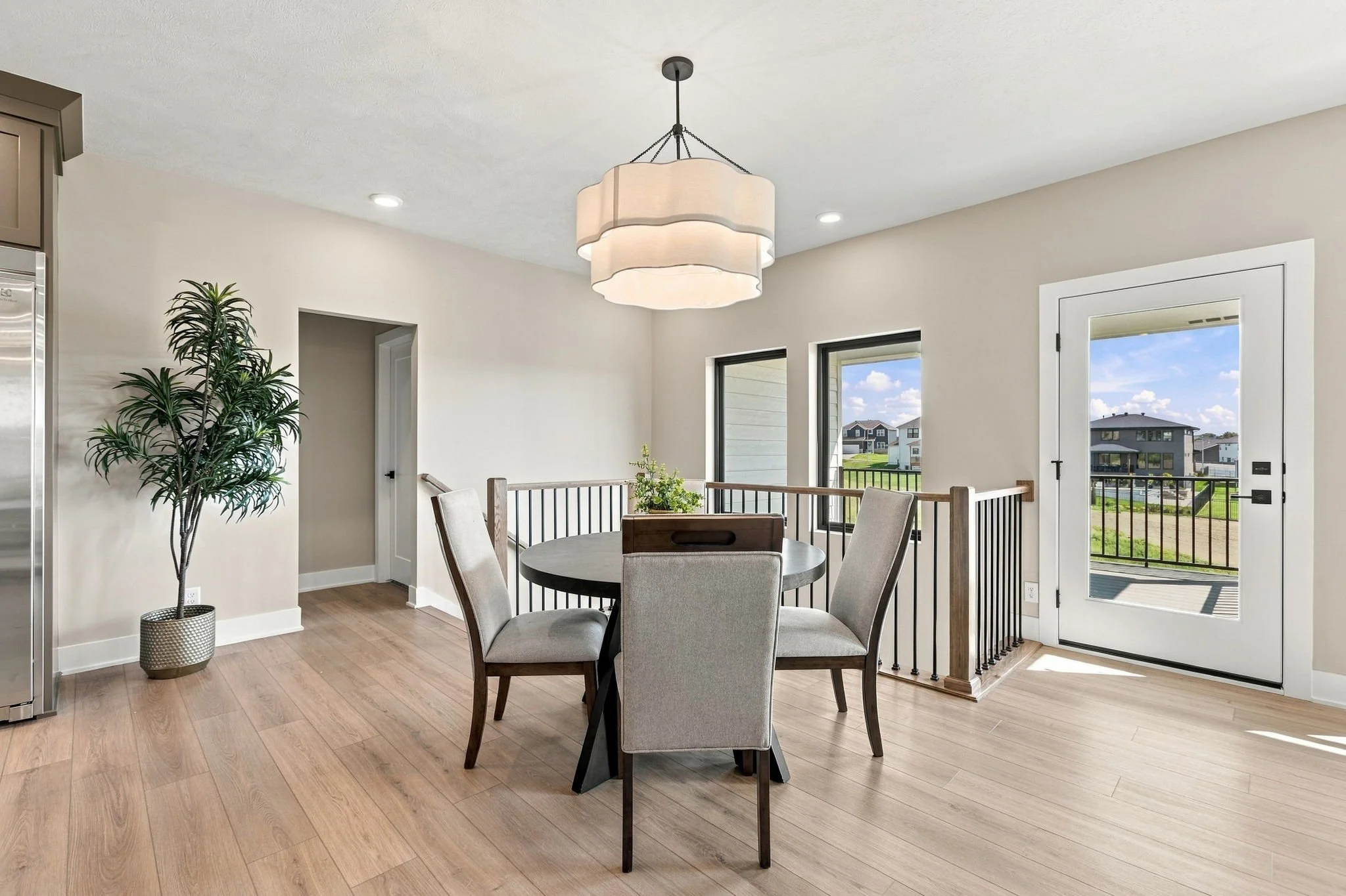 22-web-or-mls-4509 N 213th St-21.jpg