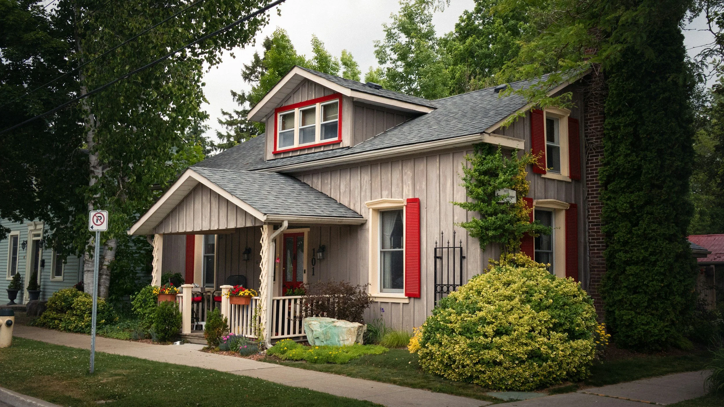 Charming bungalow home in Kutzky Park, Rochester MN's riverside historic district