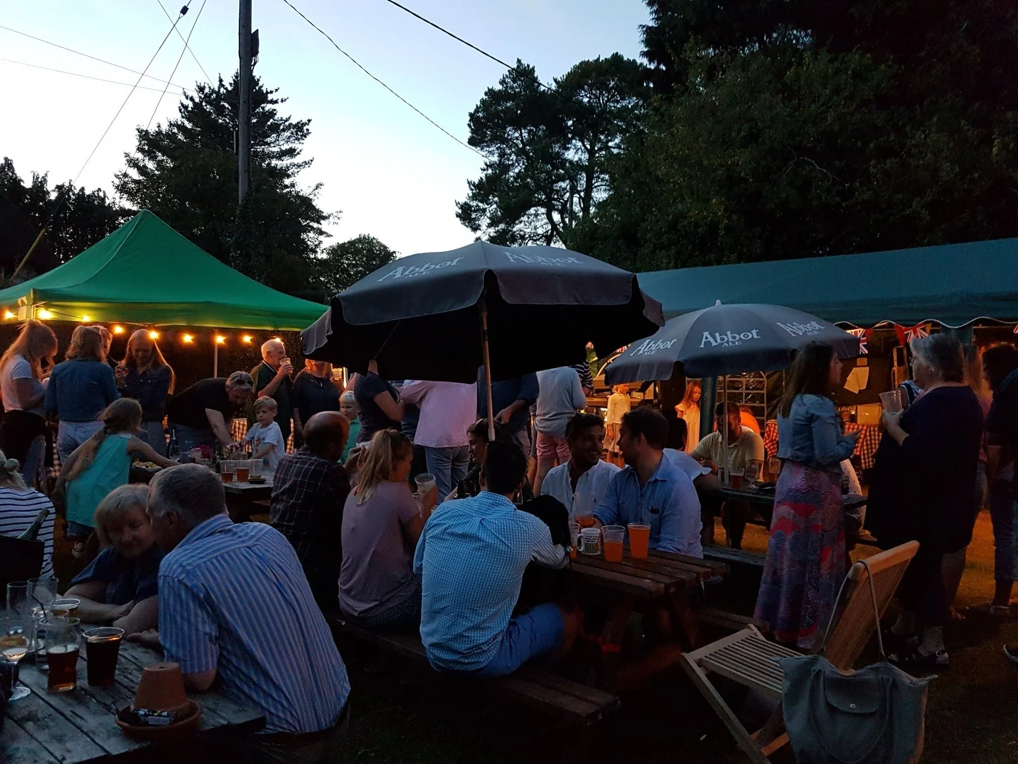 Big Bank Holiday Weekend plans incoming!!!!

We are of course bringing the music this bank holiday weekend (hardly surprising at this point). Sunday 24th you can expect loads of ridiculously good food - including roasts, pizza AND BBQ 🍖 - plus a ful