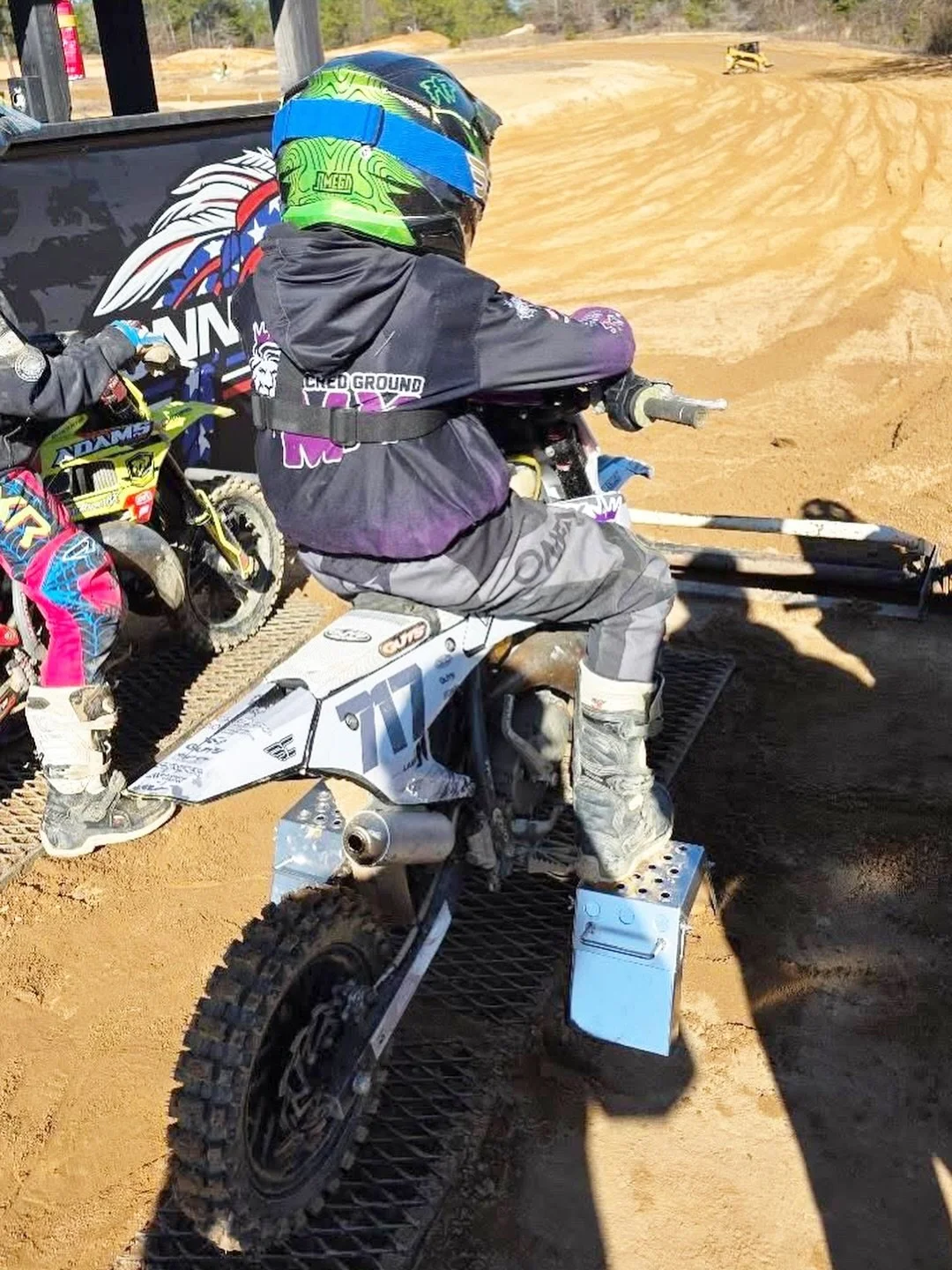 Thank you for representing the brand in Florida! 
@laird2395 left us a pretty cool review on the MX4.2 rear and MX1.1 Front!
We appreciate the feedback! 
#startwinning #gibsontiretechusa #thankyou #feedback