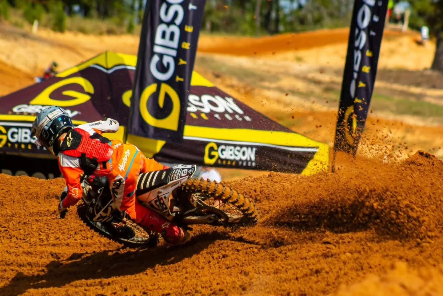 Confidence at every angle ✅️ PERFORMANCE you can feel 💪 Don't wait to #startwinning

@gibsontyretech's tire lineup - 50s ➡️ 450s - has you covered🤛 get yours today @ Gibsontiretech.com 

Ride Fast. Ride Smart. Ride Gibson. 

📸@bvandergriff_88 #Gib