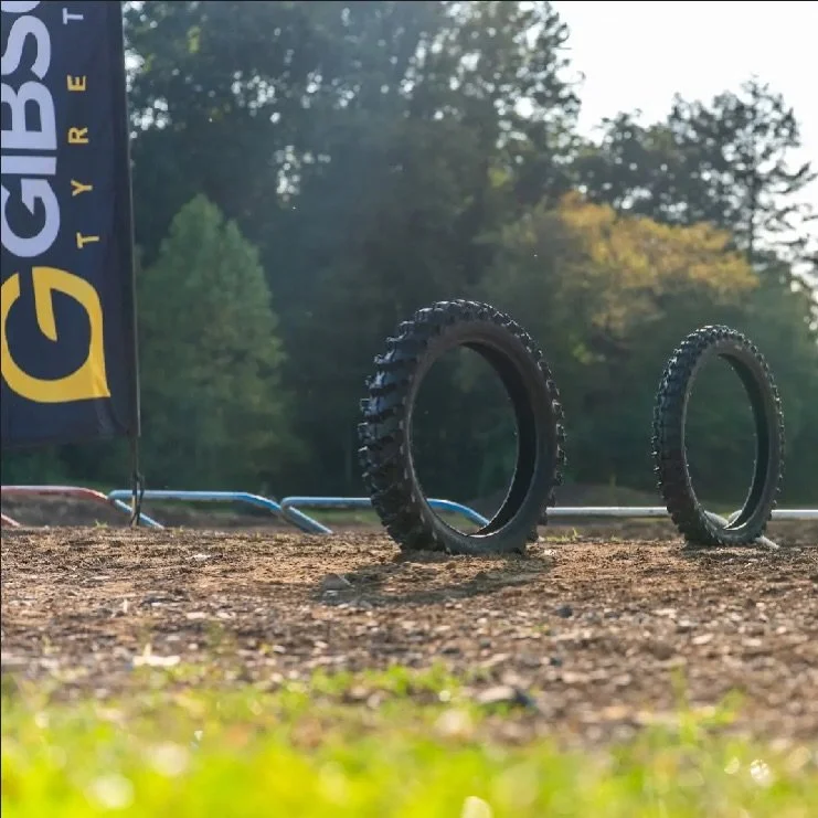 ‼️Step up your gate drop‼️
🔥 MX1.1 Front: Crosslink technology for precise line choice and cornering stability.
🚀 MX 5.2 Scoopster Rear: Purpose-built paddle/scoop design for explosive drive out of deep sand and soft soil.&nbsp; 
Tear up the track 