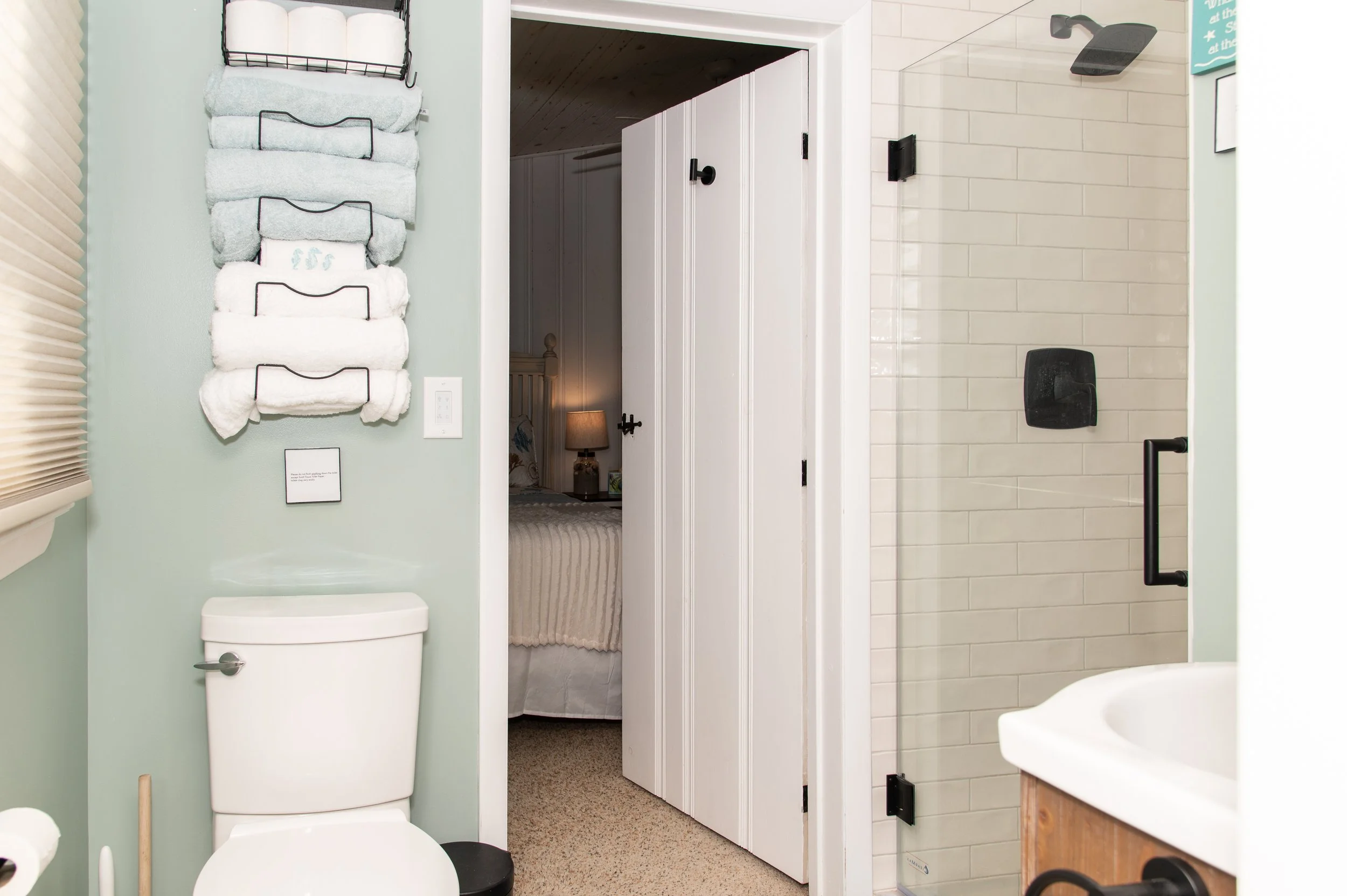 Upstairs Shared Bathroom